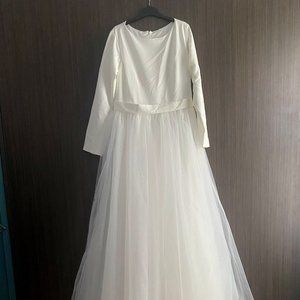 Ivory Long Sleeve Tulle Wedding Dress - Size 12